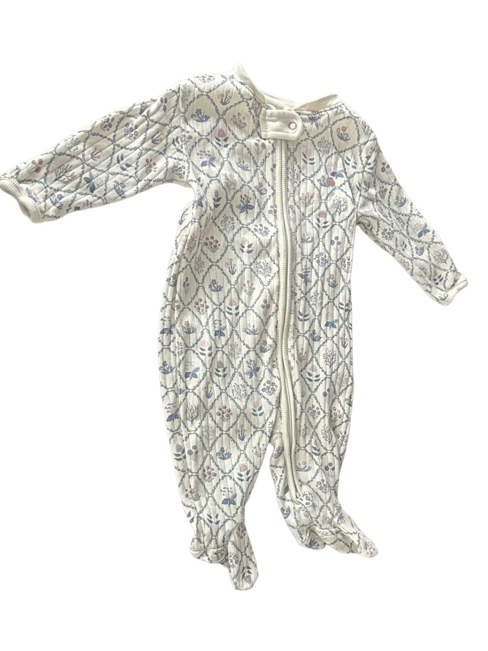 Babycottons girl’s long sleeves footed pajama. Size Newborn.  Size Newborn.